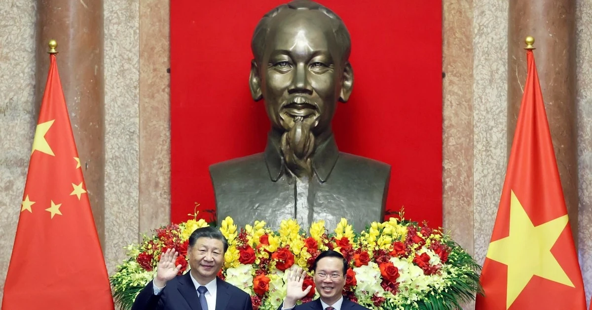 Top leaders of Vietnam and China hold talks in Hanoi | Nhan Dan Online