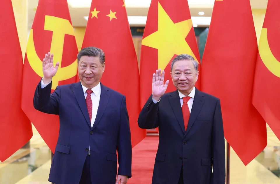 Top Party leaders of Vietnam, China hold talks in Hanoi