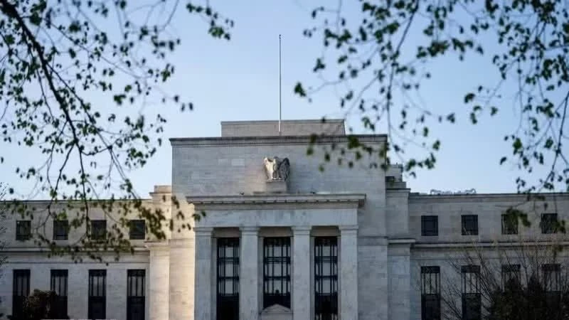Fed holds interest rates steady: a delicate balancing act