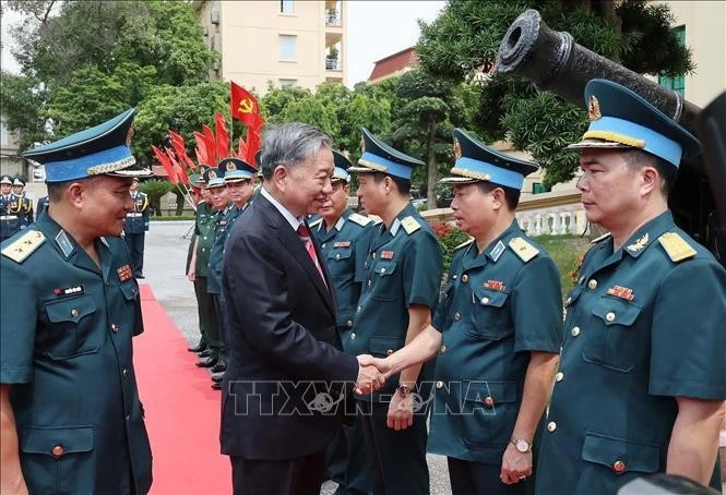 President visits Air Defence - Air Force High Command