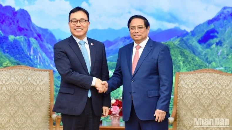 PM hosts new ambassadors of RoK, Laos | Nhan Dan Online