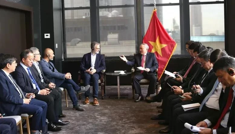 Vietnam Uluslararası Finans Merkezi'nin Gelişimi için ABD Yatırımcıları ile Görüşmeler