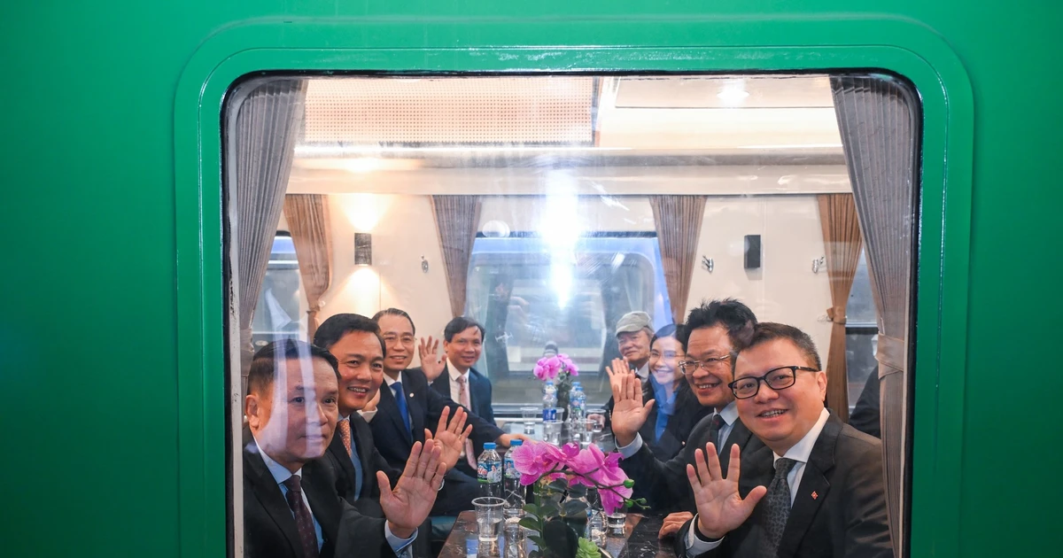 [In Pictures] Launch ceremony of the “Happiness Train”