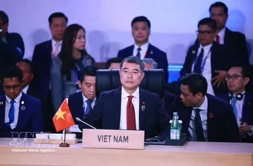 PM’s presence in ASEAN Summit spreads message of dynamic, strongly rising Viet Nam: official