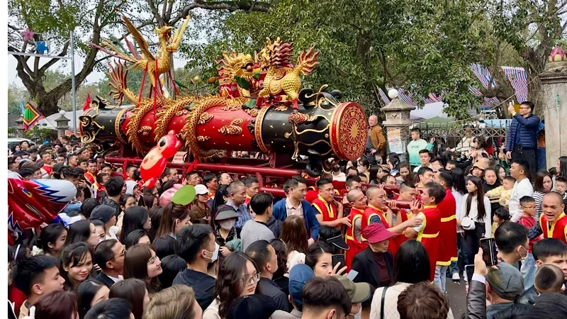 Dong Ky firecracker procession festival opens in Bac Ninh