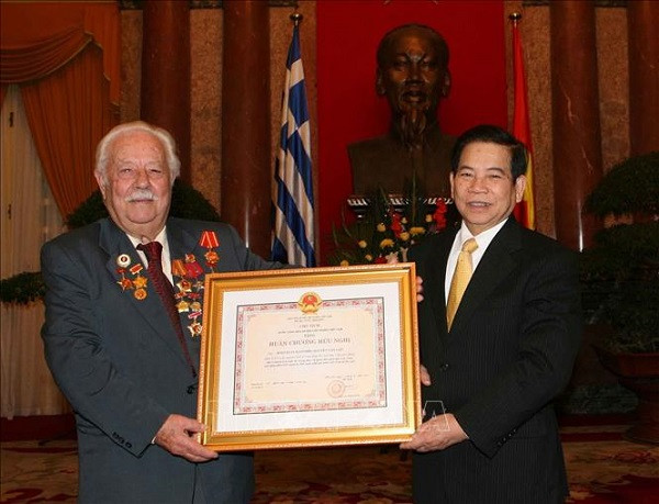 Ambassador Le Hong Truong: Uncle Lap is the spiritual leader of Vietnamese people in Greece ảnh 1 Ambassador Le Hong Truong: Uncle Lap is the spiritual leader of Vietnamese people in Greece ảnh 1