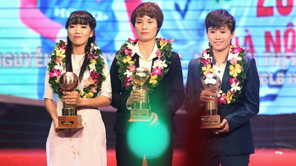 Anh Duc, Minh Nguyet honoured with 2015 Vietnamese Golden Ball awards ảnh 1 Anh Duc, Minh Nguyet honoured with 2015 Vietnamese Golden Ball awards ảnh 1