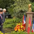 The wreath-laying ceremony at the Ho Chi Minh statue in Montreau Park, France (Photo: VNA)