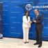 The World Bank Vice President for Human Development presents the award recognising Viet Nam as one of the top-performing countries in the HCI+ among peers at similar income levels to Vietnamese Ambassador to the US Nguyen Quoc Dung (right) (Photo: VNA)
