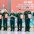 Colonel Nguyen Dinh Chuan, Deputy Political Commissar of the municipal Military Command and Deputy Head of the Ho CHi Minh City’s Steering Committee 515, hands over decisions to assign personnel to the specialised force tasked with searching for and recovering the remains of fallen soldiers. (Photo: NDO)