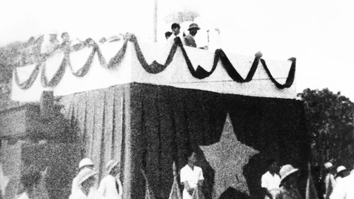 On September 2, 1945, at the historic Ba Dinh Square, President Ho Chi Minh read the Declaration of Independence, giving birth to the Democratic Republic of Vietnam. Photo archive.