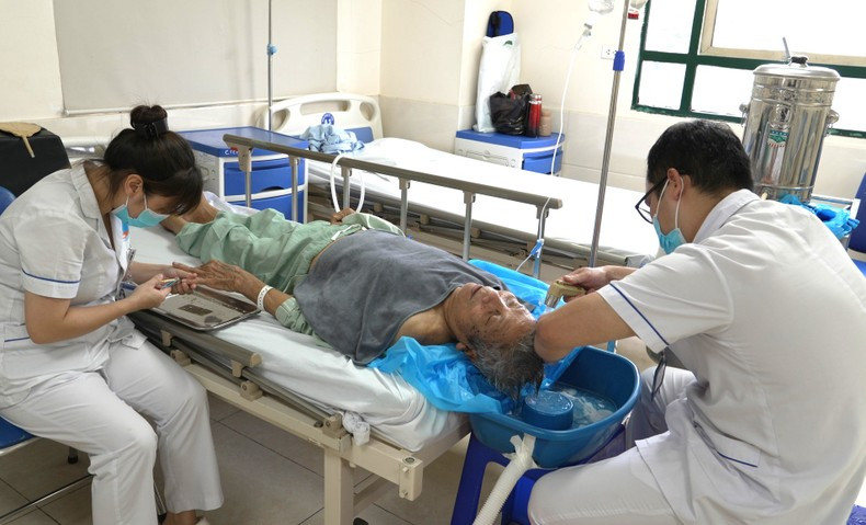 To properly care for elderly patients, a multidisciplinary approach is essential to ensure comprehensive, continuous, and personalised healthcare. To properly care for elderly patients, a multidisciplinary approach is essential to ensure comprehensive, continuous, and personalised healthcare.