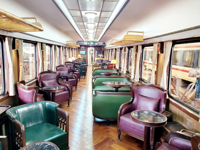 The two VIP carriages are luxuriously and modernly designed.