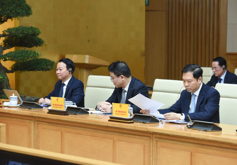 Representatives from various ministries and government agencies of Vietnam attended the online summit from the Hanoi location. Representatives from various ministries and government agencies of Vietnam attended the online summit from the Hanoi location.