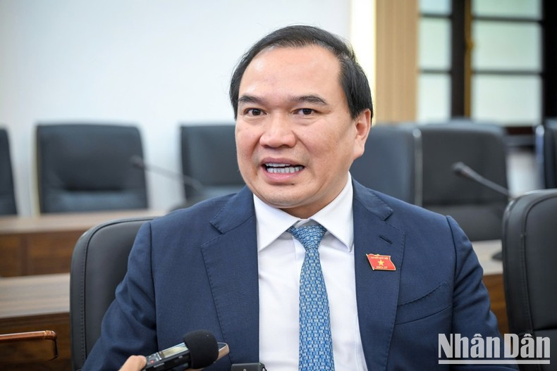 Associate Professor Dr Nguyen Cong Hoang (Photo: THANH DAT) Associate Professor Dr Nguyen Cong Hoang (Photo: THANH DAT)