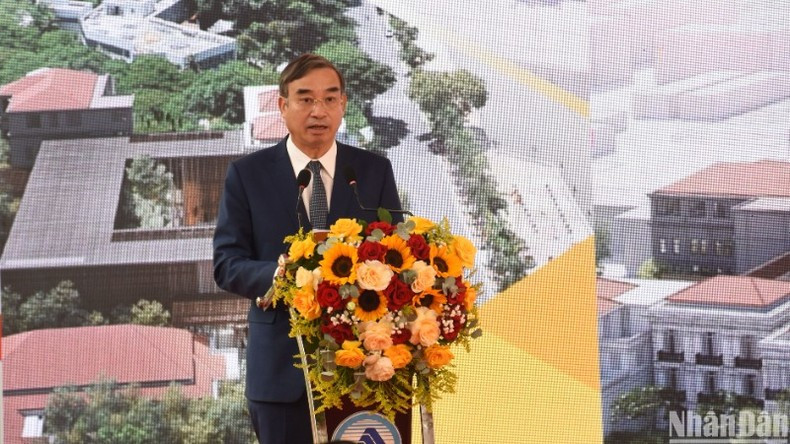 Le Trung Chinh, Deputy Secretary of the Party Committee and Chairman of the People’s Committee of Da Nang, speaks at the inauguration ceremony of the Da Nang Museum March 28. (Photo: ANH DAO) Le Trung Chinh, Deputy Secretary of the Party Committee and Chairman of the People’s Committee of Da Nang, speaks at the inauguration ceremony of the Da Nang Museum March 28. (Photo: ANH DAO)