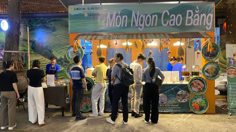 Booth introduces delicious dishes of Cao Bang Province. Booth introduces delicious dishes of Cao Bang Province.