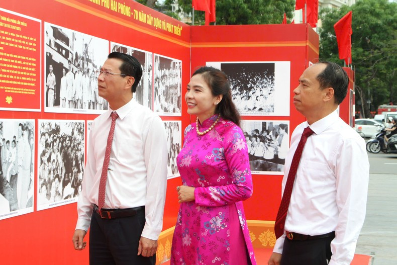 The exhibition draws interest from the public and visitors. The exhibition draws interest from the public and visitors.