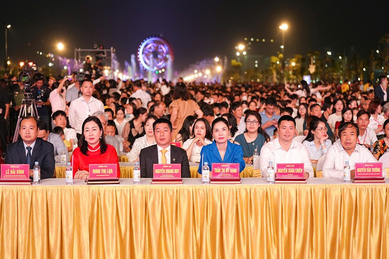 Attending delegates at the ceremony. Attending delegates at the ceremony.