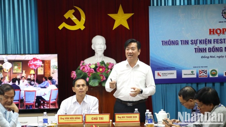 Bui Thanh Nam, Deputy Director of Dong Nai Department of Culture, Sports and Tourism, answered questions from press representatives. Bui Thanh Nam, Deputy Director of Dong Nai Department of Culture, Sports and Tourism, answered questions from press representatives.