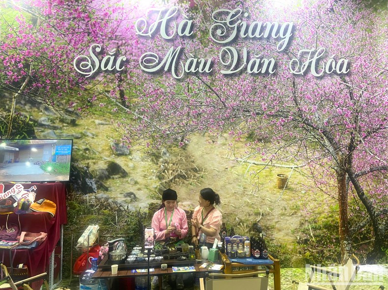 Ha Giang's tourism booth at VITM Hanoi 2025. Ha Giang's tourism booth at VITM Hanoi 2025.