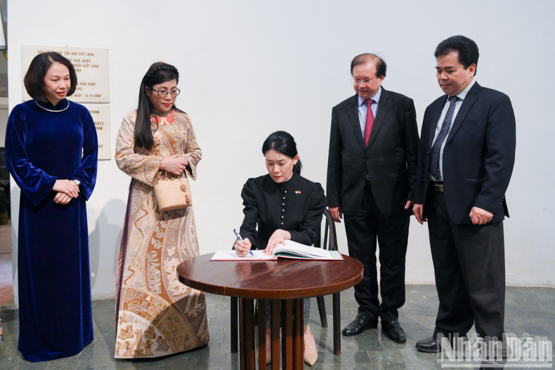 Spouse of Singapore’s Prime Minister Lawrence Wong, Loo Tze Lui wrote in the museum’s guestbook.