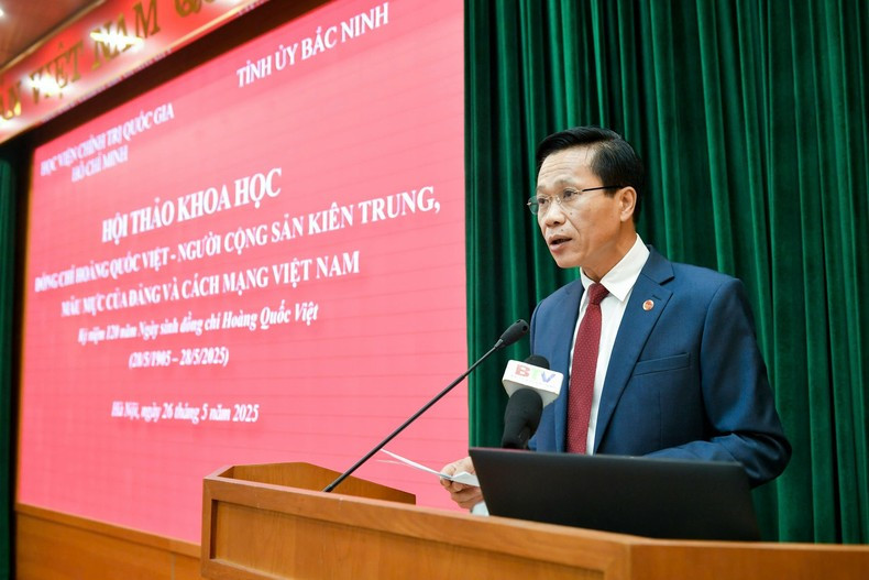Associate Professor, Dr Hoang Phuc Lam, speaking at the opening session. (Photo: THE DAI)