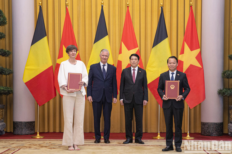 Memorandum of Understanding on cooperation between the Vietnamese Ministry of Agriculture and Environment’s Institute of Hydrometeorology and Climate Change and the Flemish Institute for Technological Research.
