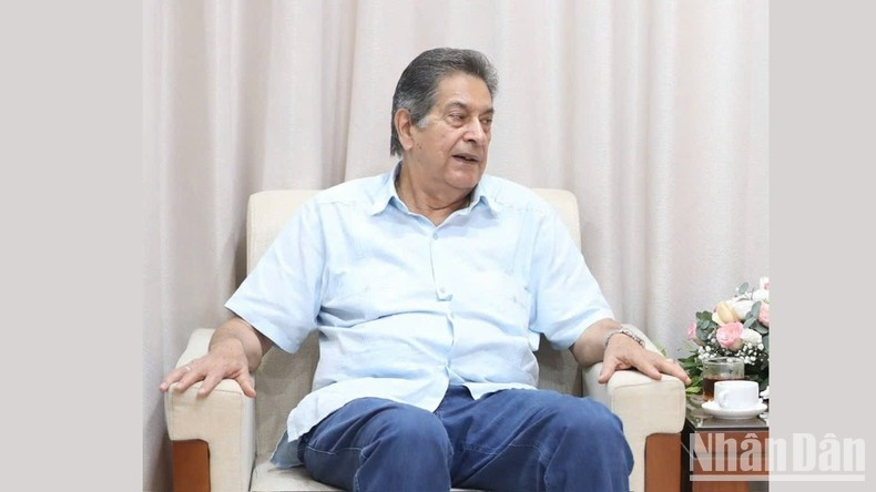 Fredesmán Turró González, former Ambassador of Cuba to Vietnam and Vice President of the Cuba–Vietnam Friendship Association. Fredesmán Turró González, former Ambassador of Cuba to Vietnam and Vice President of the Cuba–Vietnam Friendship Association.