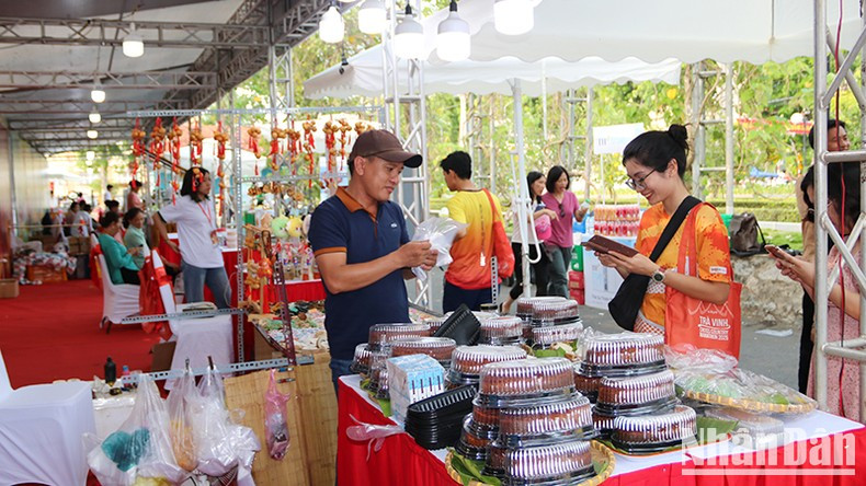A dedicated souvenir stall was arranged to serve both athletes and spectators of the Aikya Cross Country Marathon 2025.