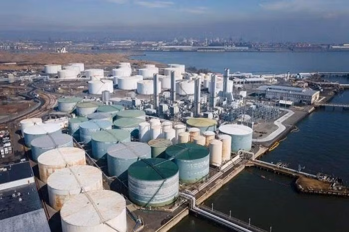 The American Petroleum Institute (API) on Tuesday reported a decrease of 1.27 million barrels of crude oil in US inventories for the week ending Oct. 14. Analysts expected a surge of 1.551 million barrels for this week. 