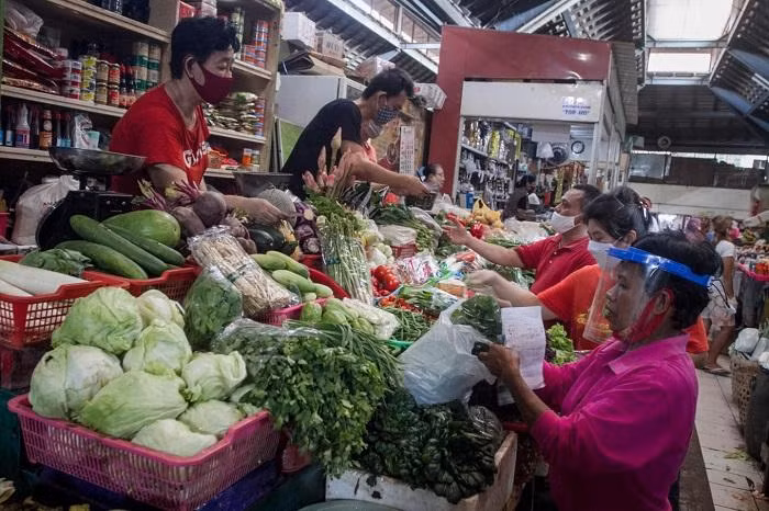 Indonesia posted an inflation of 5.71 percent year-on-year in October, lower than the previous month's 5.95 percent year-on-year, Statistics Indonesia or BPS said in a virtual press conference on Tuesday. 