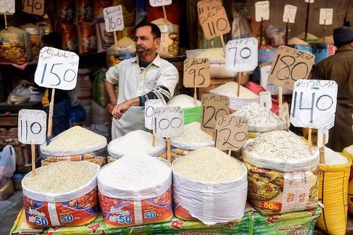 Pakistan's new finance minister, Ishaq Dar, said on Wednesday that he will work to control inflation and bring down interest rates.