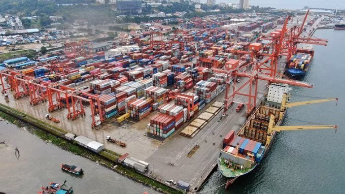 Cambodia's trade with its fellow ASEAN member states reached 5.63 billion USD during the first four months of 2024, up 14.2 percent from 4.93 billion dollars over the same period of 2023, said a report from the Ministry of Commerce on Thursday.