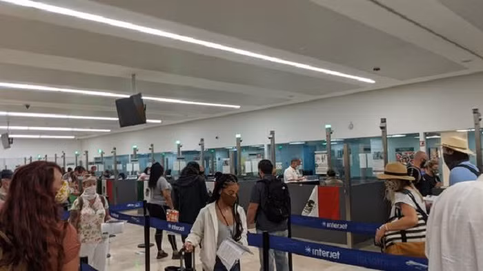 Up to 20.6 million international tourists flocked to Mexico by air in 2022, up 46.3 percent from the previous year, the Ministry of Tourism said on Sunday.