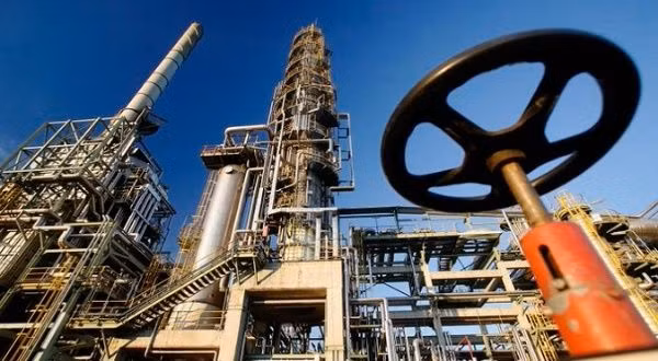 Russia to cut oil exports by 300,000 bpd in September