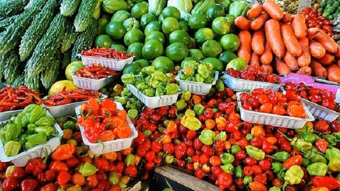 World food prices declined for the 12th consecutive month in March, the United Nations Food and Agriculture Organization (FAO) reported on Friday. It was the first time the index has fallen for a full year.