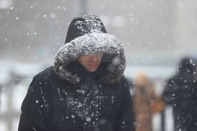 Widespread snowfall in the Netherlands has caused travel disruptions, including the cancellation and delay of dozens of flights at Amsterdam's Schiphol Airport on Sunday, as well as traffic accidents.