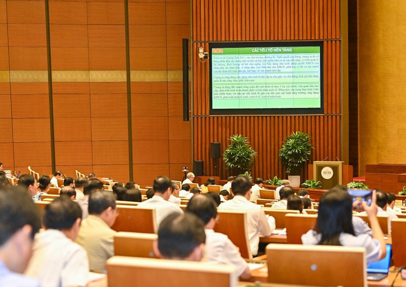 Cadres grasp resolutions adopted at fifth plenum of 13th Party Central Committee ảnh 4 Cadres grasp resolutions adopted at fifth plenum of 13th Party Central Committee ảnh 4