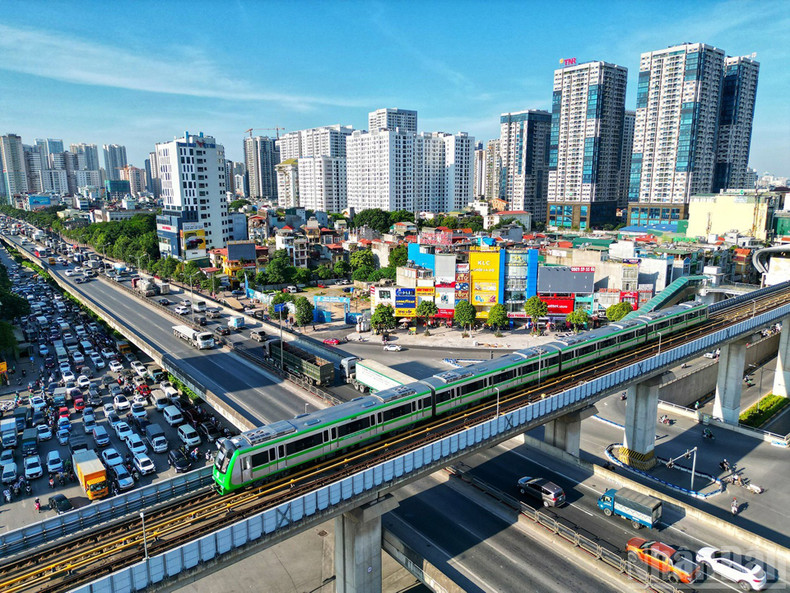 Entry: Urban transport towards a sustainable future by Tuan Anh (The Cat Linh – Ha Dong metro line in Ha Noi has contributed to the development of green transportation, moving towards a sustainable future.) anh3.jpg