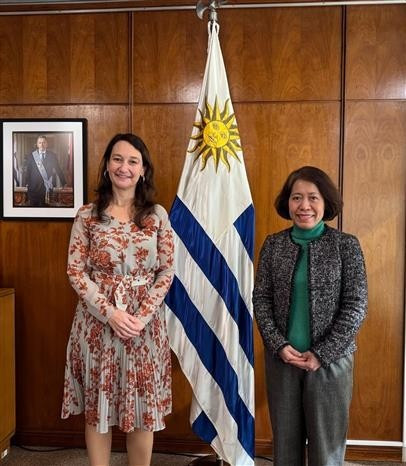 Vietnamese Ambassador to Argentina and Uruguay Ngo Minh Nguyet (R) and Uruguayan Deputy Minister of Foreign Affairs Valeria Csukasi. (Photo: VNA) Vietnamese Ambassador to Argentina and Uruguay Ngo Minh Nguyet (R) and Uruguayan Deputy Minister of Foreign Affairs Valeria Csukasi. (Photo: VNA)