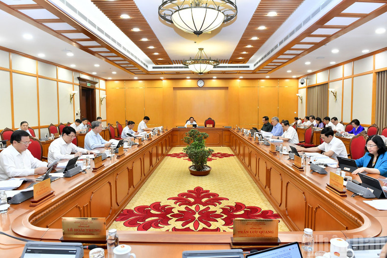 An overview of the meeting. tolam6.jpg
