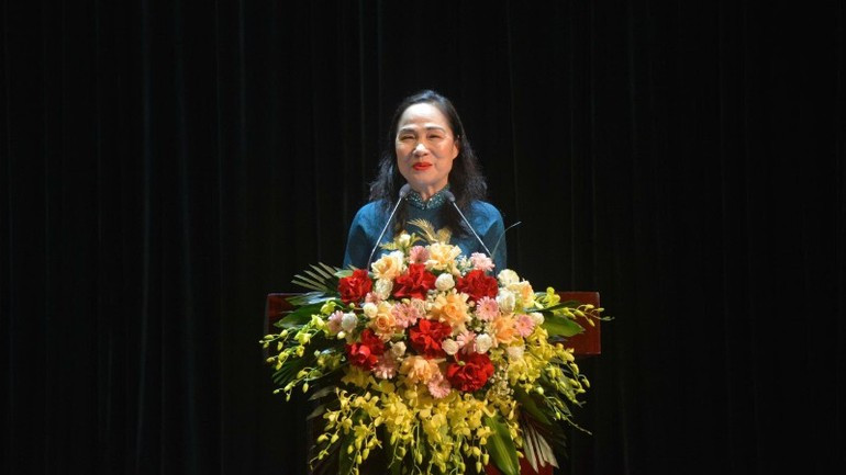 Chairwoman of the Viet Nam Theatre Artists’ Association Trinh Thuy Mui speaks at the event.