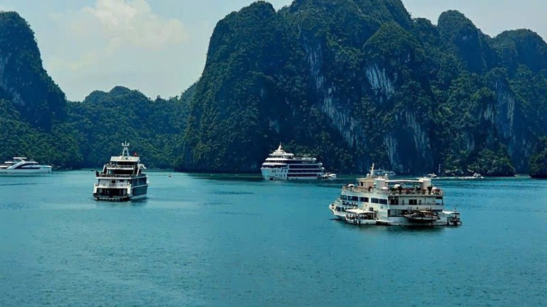 Quang Ninh’s stunning and unique landscapes provide rich material for developing new tourism products. Quang Ninh’s stunning and unique landscapes provide rich material for developing new tourism products.