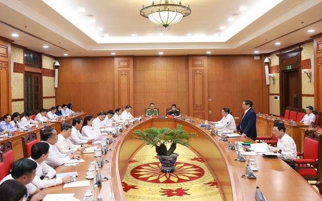 At the working session with the Standing Board of the Party Committee of Tuyen Quang province (Photo: VNA) At the working session with the Standing Board of the Party Committee of Tuyen Quang province (Photo: VNA)