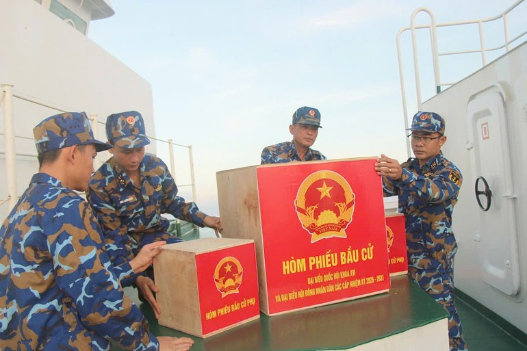 Throughout the journey, the ballot boxes are preserved and inspected to ensure they are not damaged.