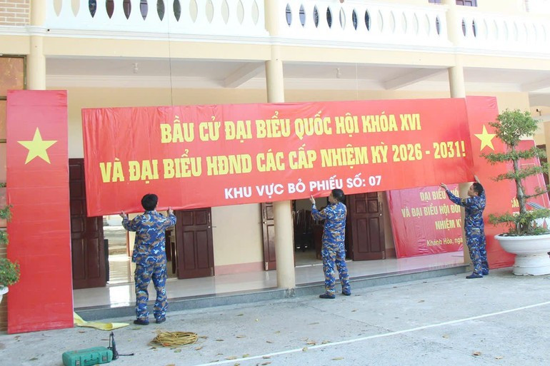 Even though the islands are far from the mainland, decorations and materials for the election are fully and carefully prepared.