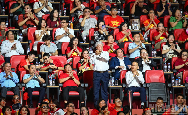 The event was attended by Do Van Chien, Politburo Member, Secretary of the Party Central Committee (PCC) and President of the Viet Nam Fatherland Front Central Committee, as well as leaders and former leaders of both central and local agencies. 2.jpg