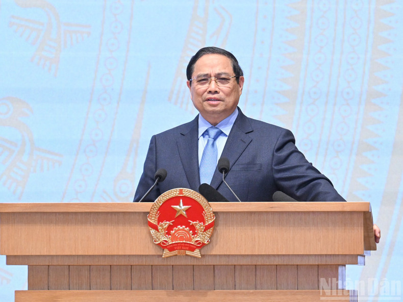 Prime Minister Pham Minh Chinh delivers a speech at the ceremony.