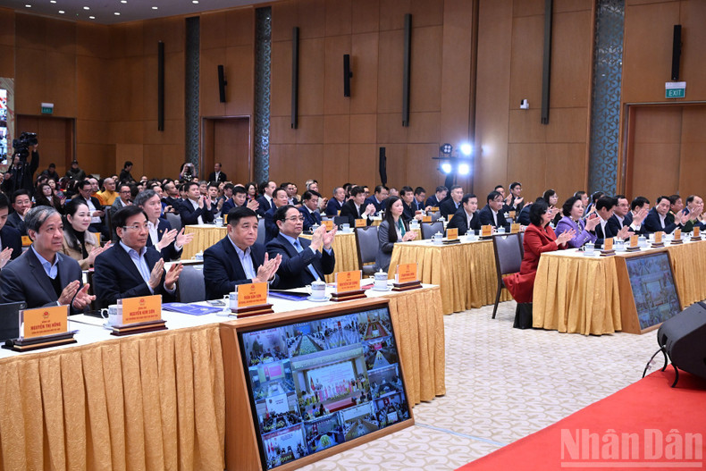 Prime Minister Pham Minh Chinh and other delegates attended the launching ceremony.